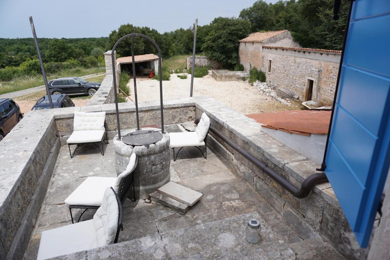 Farmhouse Cubani Bale Exterior photo